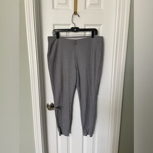 Chico’s So Slimming Pull On Houndstooth Print Black and White Pants